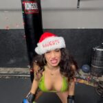 Pearl Gonzalez Instagram - In the Grinchmas Spirit 🤪🤸🏻‍♀️💚 #grinch #grinchmas #chistmaseve #explore