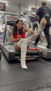 Pearl Gonzalez Instagram - Cupid hates me ‼️ I’m taking matters into my own hands, I’m coming for you 👊🏼 #love💘 #valentines #lover 🙄 #girl #mma #fighter