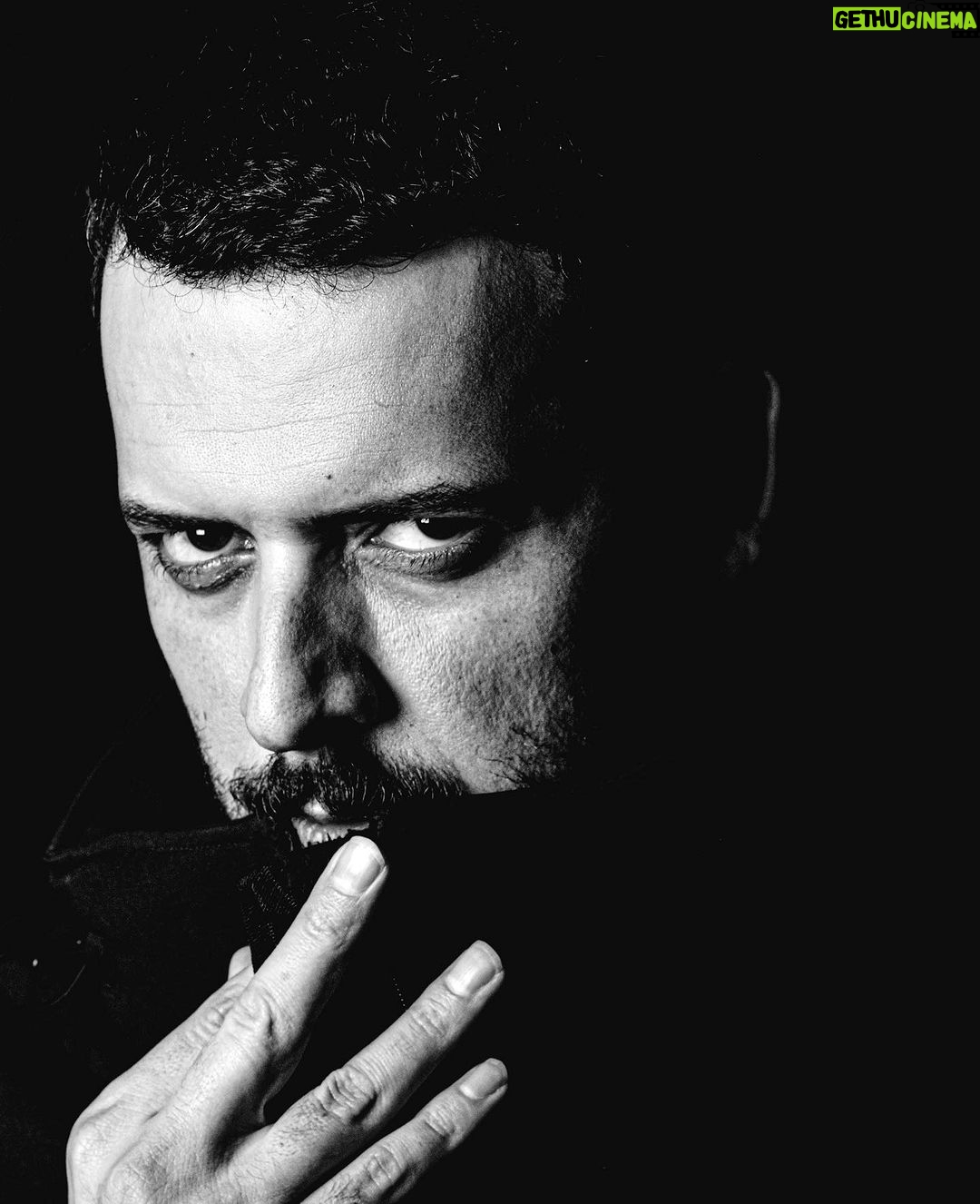 Pedram Sharifi Instagram - همگناه عکس از میلاد کیایی طراح گریم: عباس عباسی