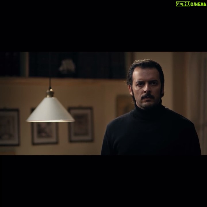 Pedram Sharifi Instagram - فریاد های زده نشده، یواش یواش چین و چروک های روی صورت می شوند...
