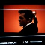 Pedro Alonso Instagram - #berlinnetflix Por momentos “lo veo y luego de pronto, no lo creo”. Cada vez ahí, es por “cosas de la cabeza”. La cabeza, ese órgano prodigioso, secuestrado tantas y tantas veces por un mono parlanchín que se empeña siempre en explicarnos hasta el más mínimo detalle. Ese mono. Tan distinto al mono genuino. Aquel que aún puede encontrarse si uno se pierde bien adentro de la selva vestido para la ocasión con un smokin. Arnado únicamente con ganas de seguir al tambor, comer del fruto prohibido y sin pensar ni una décima en los pobres y alienantes términos de lo que está bien. O está mal. Así que ni una concesión contigo, monito loco, impostor del verdadero mono, mi auténtico hermano. Ni una tregua. Prepárate porque ya solo toca ponerse a bailar. Como si no hubiese un mañana. Y además ligeros. Más ligeros. Cada vez más ligeros. Y en canal. 🦧🌋🌶🕺🏼 At times "I see it and then suddenly I don't believe it". Every time, it's because of "things in the head". The head, that prodigious organ, kidnapped so many times by a chattering monkey who always insists on explaining to us even the smallest detail. That monkey. So different from the genuine monkey. The one that can still be found if you get lost deep in the jungle, dressed for the occasion in a tuxedo. Armed only with the desire to follow the drum, eat the forbidden fruit and not give a tenth of a thought to the poor, alienating terms of what is right. Or wrong. So not a concession with you, you crazy little monkey, impostor of the real monkey, my real brother. Not a truce. Get ready because now it's just time to dance. Like there's no tomorrow. And light too. Lighter. Lighter and lighter. And in the channel.