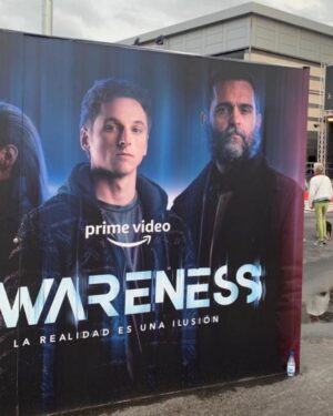 Pedro Alonso Instagram - Mi hermanito @darkoperich ha estado en el festival de Sitges y se ha encontrado la foto de un tipo barbudo que se me parece, dice. 

“Awareness” , de mi querido @daniel_benmayor próximamente en prime vídeo. Creo que a principios del año próximo? 🤔 Con mis hermosos y talentosos  @carlosscholz1 @mariapedraza_  @misslloren and the one and only @ojaenada
