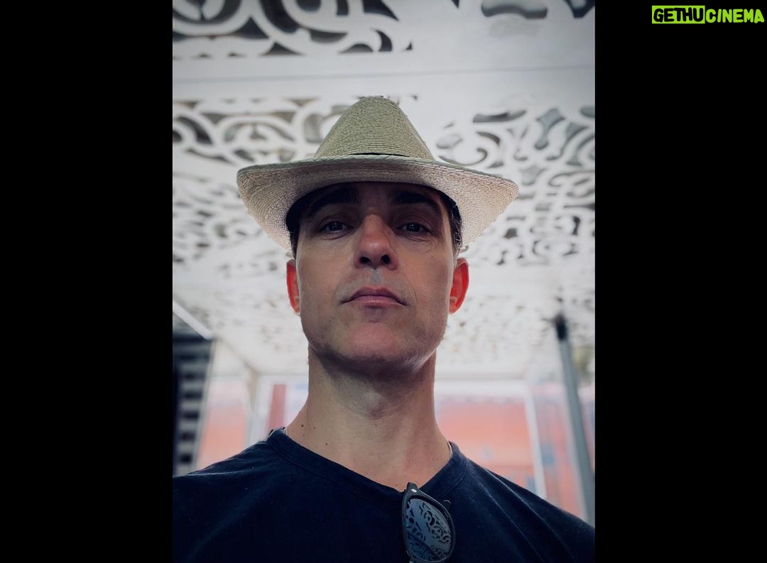 Pedro Alonso Instagram - Selfie in my beloved Morocco and quantum self-portrait (tinta china, lava negra y pigmento sobre papel de algodón empapado en té). 🎥🔥🌺
