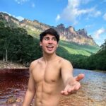 Pedro Figueira Instagram - Una vaina arrechísima! 💥💛💙❤️ Canaima National Park, Venezuela