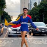 Pedro Figueira Instagram - ORGULLO VENEZOLANO 🇻🇪🇻🇪 en este mes de la herencia hispana con @boxycharm / Venezuelan proud look in this #hispanicheritagemonth #denuestracultura with @boxycharm ❤️💋