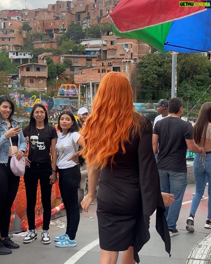 Pedro Figueira Instagram - A mi no me matan de bala, me matan de amor ☁️💘 Comuna 13, Medellín, Colombia