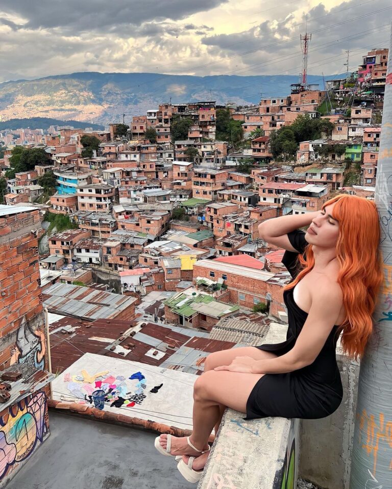 Pedro Figueira Instagram - A mi no me matan de bala, me matan de amor ☁️💘 Comuna 13, Medellín, Colombia
