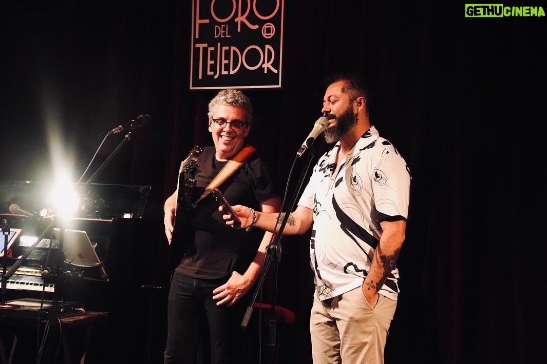 Pedro Guerra Instagram - Recuerdos de Ese Día en @forodeltejedor en CDMX. @miguelinzunza @leoelleon @eldavidaguilar @eoceransky @muerdomusica Amigos a los que quiero y admiro.