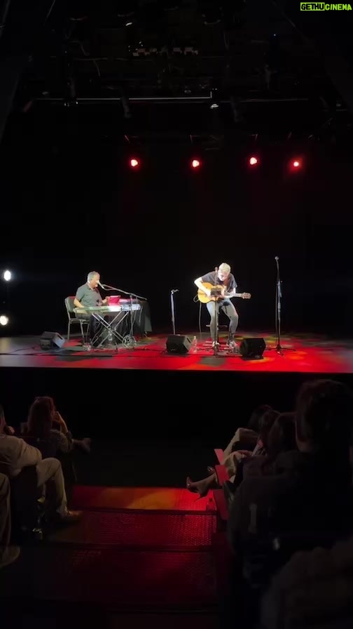 Pedro Guerra Instagram - @pedro_guerra en @teatrovivianblumenthal en #guadalajara Teatro Vivian Blumenthal