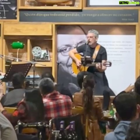 Pedro Guerra Instagram - ¡GRACIAS MÉXICO POR ESTE VIAJE DE VUELTA! Últimas fechas de la primera etapa: Febrero 22 - Tijuana (doble función) 23 - Morelia 24 - Guadalajara 25 - Oaxaca Regresamos en Marzo para visitar Xalapa, Pachuca, Puebla, Tuxtla, Mérida, Torreón, Saltillo, Monterrey, Mazatlán y cerrar en CDMX. Toda la info en pedroguerra.com #PedroGuerra #GyrarteArteEnMovimiento