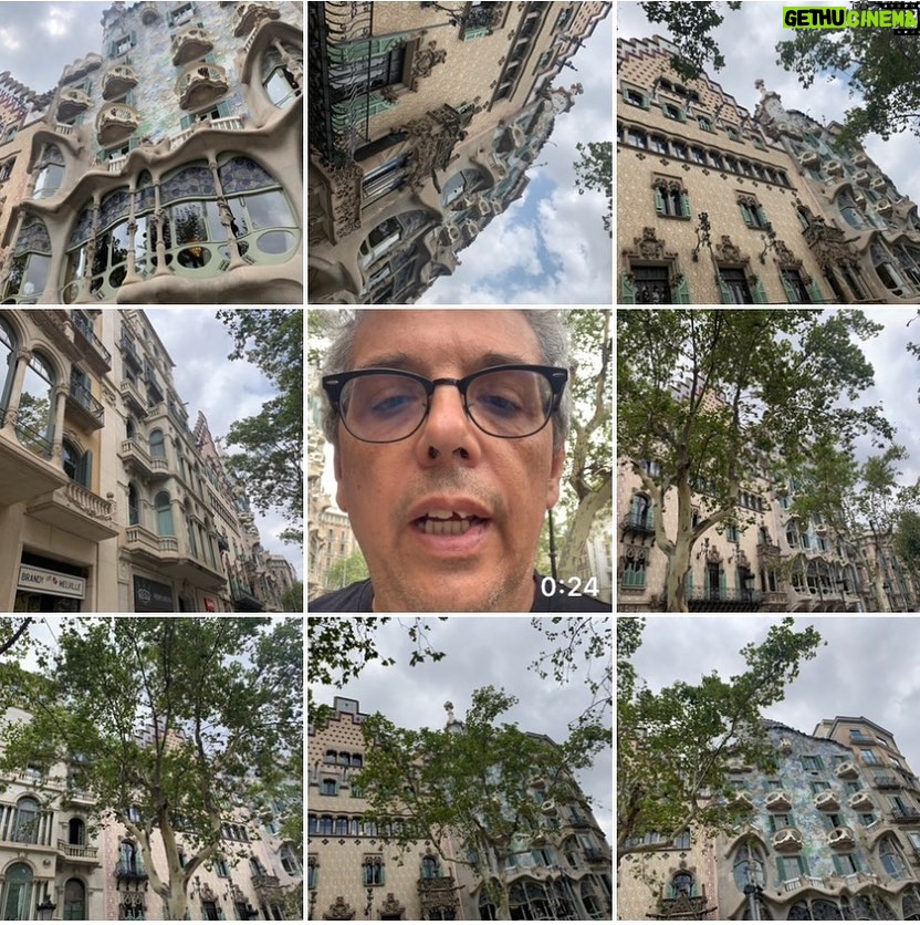 Pedro Guerra Instagram - Paseaba por Barcelona cuando decidí hacer un vídeo contando que paseaba por Barcelona. Quise ver las fotos que hice mientras paseaba por Barcelona y esto es lo que me encontré en la fototeca.☝🏻 Como me gusta generar contenidos. 💪🏻