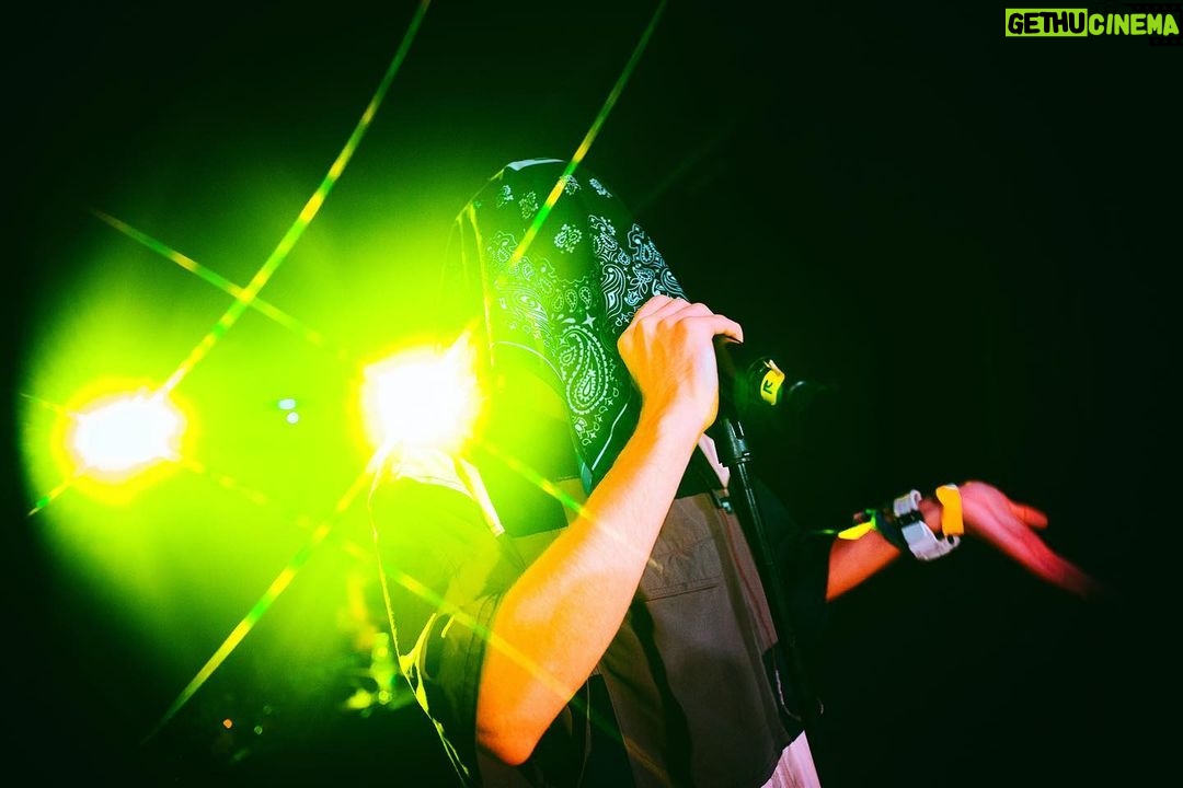 Pedro LaDroga Instagram - Tremenda fantasy✨ anoche en el Sold Out De Skydrvg pedro LaDroga y skyhook stylsttt by @vintuality y Dapperlaw Puro Pary esoooo e Sala Planta Baja