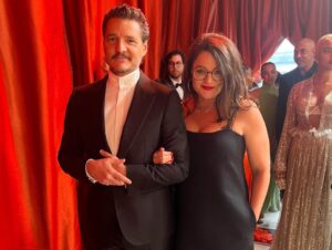 Pedro Pascal Instagram - Big Sis Energy. #LosOscars95 con @tylenolprincess