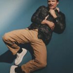Pedro Pascal Instagram - Flaunt. It. @flauntmagazine 📸 @cschoonover 👕👖 @chloehartstein @loropiana 💄💇‍♂️ @cocoullrich