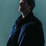 Pedro Pascal Instagram - Flaunt. It. @flauntmagazine 📸 @cschoonover 👕👖 @chloehartstein @loropiana 💄💇‍♂️ @cocoullrich