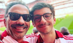 Pedro Ribeiro Instagram - Uma festa imensa. 
O Benfica é uma ideia maravilhosa que une milhões de pessoas. 
País e filhos, por exemplo. Viva o Benfica! O campeão voltou. 

#dameo39