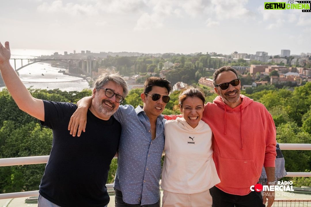 Pedro Ribeiro Instagram - De um fim de semana no Porto. Concertos inesquecíveis, obrigado público da invicta! Obrigado também à @massimodutti (e à @favoritepeoplestore 🙂) Obrigado ao @hiltonportogaia , @enoteca17.56 pelos almoços e à Franklin que nos transportou em modo banda Rock. Obrigado a toda a equipa, e um abraço especial ao João Pedro, que não pôde estar mas esteve sempre. Vera, Nuno e Vasco: seguimos! 💪 Super Bock Arena