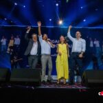 Pedro Ribeiro Instagram - De um fim de semana no Porto. Concertos inesquecíveis, obrigado público da invicta! Obrigado também à @massimodutti (e à @favoritepeoplestore 🙂) Obrigado ao @hiltonportogaia , @enoteca17.56 pelos almoços e à Franklin que nos transportou em modo banda Rock. Obrigado a toda a equipa, e um abraço especial ao João Pedro, que não pôde estar mas esteve sempre. Vera, Nuno e Vasco: seguimos! 💪 Super Bock Arena