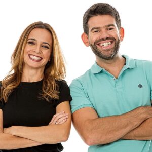 Pedro Ribeiro Instagram - Da fotografia do 1º dia à festa do 8º aniversário do Já se faz tarde, o 17-20 da Comercial. 
O programa “que não ia dar nunca” fez-se líder incontestado do seu horário, anos a fio. Parabéns Joana e Diogo, Patrícia, Marta e Lourenço.  À liderança da Comercial passa muito pela química, o tom e o rasgo deste programa. 
A magia da rádio juntou no ar duas pessoas tão mas tão diferentes. Imbatíveis. 
Parabéns Já se faz tarde. Obrigado. Play the music.