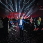 Pedro Ribeiro Instagram - Ver as pessoas felizes. Sentir a cumplicidade, o carinho, a proximidade dos ouvintes que fazem das Manhãs da Comercial o programa das nossas vidas. A alegria de nos divertirmos no palco, Vasco, Vera, Nuno, Gilmario e todos os músicos. A boa onda com toda a equipa técnica. A noção de que estamos metidos em algo muito especial. Obrigado, obrigado, 26 mil vezes obrigado. Isto é o Xmas in the Night!