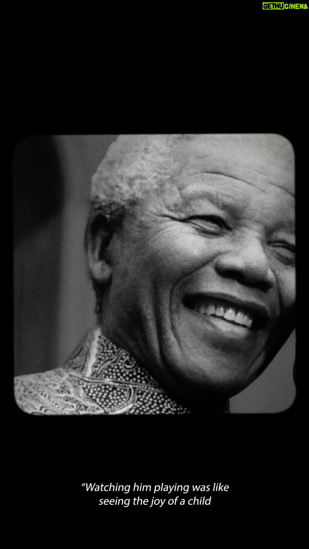 Pelé Instagram - “Vê-lo jogar era como ver a alegria de uma criança combinada com a extraordinária graça de um homem adulto.” Nelson Mandela “Watching him playing was like seeing the joy of a child combined with the extraordinary grace of a grown man.” Nelson Mandela