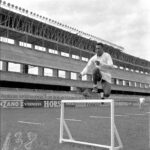 Pelé Instagram - Nunca tema diante de um desafio. Você sempre pode pular mais alto. Mantenha a constância e acredite nos seus sonhos. É o que o Rei Pelé aconselharia! . Never fear in the face of a challenge. You can always jump higher. Keep constancy and believe in your dreams. That's what King Pelé would advise!