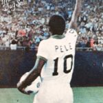 Pelé Instagram - Chegou o fim de semana do Memorial Day e também a promoção em todo o site da @rootsoffight. Celebre o início não oficial do verão com descontos de até 60% em toda a coleção do Pelé e no resto do lendário elenco da ROF. Equipamentos de qualidade premium com um significado real. Acesse rootsoffight.com . Memorial Day Weekend is here and so is the @rootsoffight site wide sale. Mark the unofficial start of Summer with up to 60% off across Pelé's collection and the rest of the legendary ROF roster. Premium quality gear with a real meaning. Treat yourself at rootsoffight.com #RootsofFight #KnowYourRoots