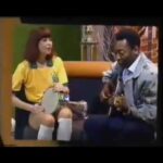Pelé Instagram - Hoje uma das cantoras mais icônicas do Brasil se despede de nós. A Pelé Foundation lamenta profundamente o falecimento de Rita Lee. Transmitimos nosso profundo pesar aos amigos e familiares. Esperamos que o Rei do Futebol e a Rainha do Rock brasileiro se encontrem no céu tocando este mesmo samba. . Today one of the most iconic singers in Brazil says goodbye to us. The Pelé Foundation deeply regrets the passing of Rita Lee. We convey our deep condolences to friends and family. We hope that the King of Football and the Queen of Brazilian Rock meet in heaven playing the same samba.