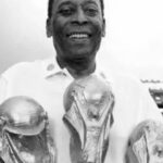 Pelé Instagram - Nunca perca a alegria. Inspire-se diante dos desafios. Para fazer a sua semana começar melhor, contagie-se com essa seleção de fotos do Rei feliz. Continue sorrindo! . Never miss the joy. Be inspired by the challenges. To start your week even better, get inspired with this selection of photos of the happy King. Keep smiling!