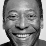 Pelé Instagram - Nunca perca a alegria. Inspire-se diante dos desafios. Para fazer a sua semana começar melhor, contagie-se com essa seleção de fotos do Rei feliz. Continue sorrindo! . Never miss the joy. Be inspired by the challenges. To start your week even better, get inspired with this selection of photos of the happy King. Keep smiling!