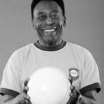 Pelé Instagram - Nunca perca a alegria. Inspire-se diante dos desafios. Para fazer a sua semana começar melhor, contagie-se com essa seleção de fotos do Rei feliz. Continue sorrindo! . Never miss the joy. Be inspired by the challenges. To start your week even better, get inspired with this selection of photos of the happy King. Keep smiling!