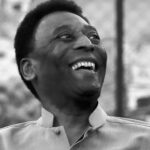 Pelé Instagram - Nunca perca a alegria. Inspire-se diante dos desafios. Para fazer a sua semana começar melhor, contagie-se com essa seleção de fotos do Rei feliz. Continue sorrindo! . Never miss the joy. Be inspired by the challenges. To start your week even better, get inspired with this selection of photos of the happy King. Keep smiling!