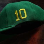 Pelé Instagram - Pelé é sinônimo da maior palavra de quatro letras que existe: Amor. Três Copas do Mundo. Um tesouro nacional no Brasil. O atleta mais icônico de todos os tempos. O Rei sozinho veste a coroa. @rootsoffight está apresentando um pouco da realeza de Pelé com esses novos bonés snapback - disponíveis agora em rootsoffight.com e pele10.org. #RootsofFight #KnowYourRoots . Pelé is synonymous with all the big four-letter words. Love. Hero. King. It’s the latter that the sporting world knew him as on the pitch, for it was Pelé who showed what true transcendence was over the course of three decades. Three World Cups. A national treasure in Brasil. The most iconic athlete ever. The King alone wears the crown. @rootsoffight is flexing some Pelé royalty with these new snapback hats - available now at rootsoffight.com & pele10.org. #RootsofFight #KnowYourRoots