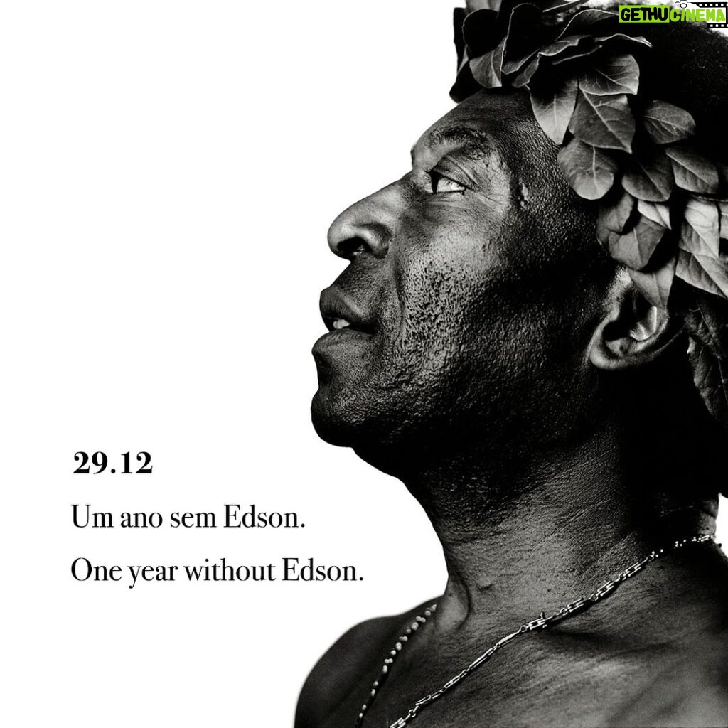 Pelé Instagram - Um ano sem Edson, pois o Pelé é Eterno. Sentimos sua falta todos os dias, Rei. 🤴🏿♾️ . One year without Edson, because King Pelé is Eternal. We miss you every day, King. 🤴🏿♾️