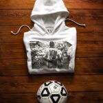 Pelé Instagram - Celebre o Dia das Mães e o início da temporada de verão no @rootsoffight Mother’s Day Sale! Até 60% de desconto em tudo no site - essa é a oportunidade perfeita para aproveitar. Vá até rootsoffight.com antes que todas edições limitadas acabem. #RootsofFight #KnowYourRoots . Celebrate Mother’s Day and the start of the Summer season with the @rootsoffight Mother’s Day Sale! Up to 60% off everything on site - this is the perfect opportunity to prep for the changing seasons. Go to rootsoffight.com before all the limited edition styles are gone! #RootsofFight #KnowYourRoots