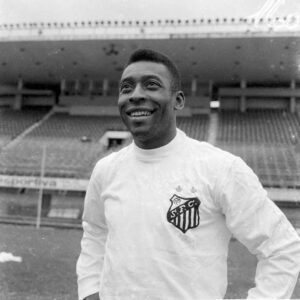 Pelé Instagram - Hoje é o dia de aniversário do clube que abrigou o Rei Pelé desde pequeno, até se transformar no maior de todos. Por isso, trouxemos algumas imagens do acervo pessoal, que mostram ele desde menino vestindo a camisa que mais amava vestir no mundo inteiro. Feliz aniversário, @santosfc!
.
Today is the birthday of the club that welcomed Pelé since he was little, until he became the biggest of all. For this reason, we have a few images from his personal file to share, that show him, since he was a boy, wearing his favorite shirt in the whole world! Happy birthday, @santosfc!