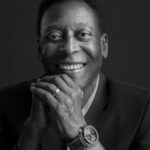 Pelé Instagram - A inspiração e o amor marcaram a jornada de Rei Pelé, que pacificamente faleceu no dia de hoje. Em sua jornada, Edson encantou todos com sua genialidade no esporte, parou uma guerra, fez obras sociais no mundo inteiro e espalhou o que mais acreditava ser a cura para todos os nossos problemas: o amor. A sua mensagem em vida se transforma em legado para as futuras gerações. Amor, amor e amor, para sempre. . Inspiration and love marked the journey of King Pelé, who peacefully passed away today. On his journey, Edson enchanted the world with his genius in sport, stopped a war, carried out social works all over the world and spread what he most believed to be the cure for all our problems: love. His message today becomes a legacy for future generations. Love, love and love, forever.