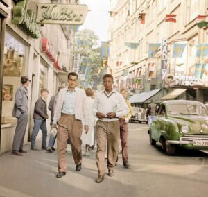 Pelé Instagram - Em 1958, na Suécia, eu caminhava pelas ruas pensando em cumprir a promessa que fiz ao meu pai. Sei que muitos da Seleção fizeram promessas parecidas e também vão em busca da sua primeira Copa do Mundo. 

Eu quero inspirar vocês, meus amigos.  Assistirei ao jogo daqui do hospital e estarei torcendo muito por cada um de vocês. Estamos juntos nessa caminhada. Boa sorte ao nosso Brasil!
.

In 1958, in Sweden, I was walking through the streets thinking about fulfilling the promise I made to my father. I know that many of the national team made similar promises and are also looking for their first World Cup.

I want to inspire you, my friends. I'll watch the game from here at the hospital and I'll be rooting for each one of you. We are on this journey together. Good luck to our Brazil!