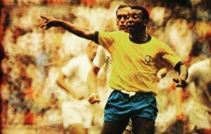 Pelé Instagram - Hoje começamos a escrever uma nova história. Não importa o tamanho e a tradição dos adversários: nós devemos respeitar e jogar cada partida com o foco de uma final. É importante jogar bonito sim, mas também é indispensável deixar tudo de si dentro do gramado. Hoje,  seremos mais de 200 milhões de corações batendo como um só, vibrando a cada conquista da nossa Seleção. Envio essas fotos para inspirar vocês, garotos. De propósito, não escolhi as fotos de dribles, mas sim as de batalhas. Estou enviando todas energias positivas para vocês. Tenho certeza que teremos um final feliz. Que Deus os abençoe. Tragam este troféu para casa!

.

Today we start writing a new story. No matter the size and tradition of the opponents: we must respect and play each match with the focus of a final. It is important to play beautifully, yes, but it is also essential to leave everything on the pitch. Today, we will be more than 200 million hearts beating as one, vibrating with each achievement of our Seleção. I send these pictures to inspire you guys. On purpose, I didn't choose the photos of dribbles, but those of battles. I am sending all positive energies to you. I'm sure we'll have a happy ending. God bless you. Bring this trophy home!