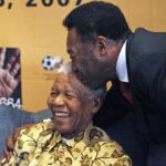 Pelé Instagram – Nesta semana, o mundo completou 10 anos sem Nelson Mandela. A Pelé Foundation expressa seu amor e gratidão pela existência de um ser humano tão impactante na vida de tantas pessoas. Desejamos que seus ensinamentos, sua integridade e trajetória sejam lembrados pelas futuras gerações. Em toda a sua vida, Rei Pelé foi um grande admirador e amigo de “Madiba”. Nossos ídolos não ficam vivos para sempre, mas seus legados permanecem. Preservar essas memórias é um dever de cada um de nós.
.
This week, the world completed 10 years without Nelson Mandela. The Pelé Foundation expresses its love and gratitude for the existence of a human being so impactful in the lives of so many people. We hope that his teachings, his integrity and trajectory are remembered by future generations. Throughout his life, King Pelé was a great admirer and friend of “Madiba”. Our idols don’t stay alive forever, but their legacies remain. Preserving these memories is the duty of each of us.