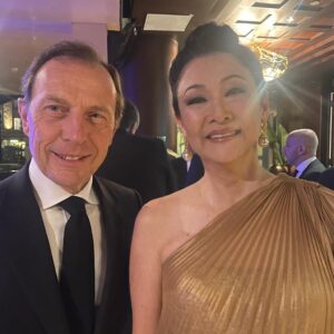 Pelé Instagram - Hoje compartilhamos algumas fotos de bastidores de uma memória recente, mas inesquecível. O dia em que a @fifa fez uma homenagem linda ao Rei. Deixamos aqui algumas fotos da Márcia Aoki, viúva de Pelé, recebendo o carinho de todos. #tbt 
.

Today we share some behind-the-scenes photos of a recent but unforgettable memory. The day @fifaworldcup made a beautiful tribute to the King. Here are some photos of Márcia Aoki, Pelé's widow, receiving everyone's affection. #tbt

Thank you, @ronaldo, @k.mbappe, @seujorge, @gianni_infantino, @oficialrc3 and and to everyone who made this tribute so beautiful.