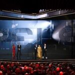 Pelé Instagram - Hoje a @fifa promoveu uma homenagem maravilhosa ao nosso Rei. Revivemos momentos inesquecíveis, em que a história de Pelé ajuda a escrever a história do esporte. Nos emocionamos ao lembrar do futebol brasileiro que encantou o mundo inteiro. Recordamos de como um menino negro não driblava apenas adversários, mas também ao preconceito. Lembramos como este garoto, que apenas queria conquistar uma Copa do Mundo para seu pai, fez isso três vezes, e acabou inspirando as futuras gerações a entenderem que o que há de mais motivador no esporte é o amor. A Pelé Foundation agradece a todos pela preservação deste legado, que não impactou apenas ao esporte, mas a toda sociedade. Compartilhar essas memórias é o que faz Pelé ser o que ele sempre será… Eterno. Obrigado ao @gianni_infantino, @ronaldo, Jairzinho e @carlilloyd pelas lindas palavras. Também agradecemos a Márcia Aoki, que dividiu sua emoção e gratidão com todos os fãs do esporte, de forma tão generosa. Parabéns a @alexiaputellas e @leomessi, pelos prêmios de melhores jogadores do mundo em 2022. . Today @fifaworldcup promoted a wonderful tribute to our King. We relive unforgettable moments, in which Pelé's story helps to write the history of the sport. We are moved to remember the Brazilian football that enchanted the whole world. We remember how a black boy not only dribbled opponents, but also prejudice. We remember how this boy, who just wanted to win a World Cup for his father, did it three times, and ended up inspiring future generations to understand that the most motivating thing in sport is love. The Pelé Foundation thanks everyone for preserving this legacy, which has not only impacted sport, but society as a whole. Sharing those memories is what makes Pelé what he will always be… Eternal. Thanks to Gianni Infantino, Ronaldo, Jairzinho and Carli Lloyd for the beautiful words. And we also thank Márcia Aoki, who shared her emotion and gratitude with all the fans of the sport, so generously. Congratulations to Alexia Putellas and Lionel Messi for the 2022 World Player of the Year awards.