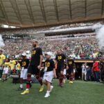 Pelé Instagram - Hoje, lembramos a homenagem prestada pela CBF ao Rei antes do pontapé inicial da Supercopa do Brasil. Palmeiras e Flamengo também prestaram uma homenagem à sua maneira, protagonizando um verdadeiro espetáculo do futebol. Nós, da Fundação Pelé, queremos agradecer à CBF, ao presidente Ednaldo Rodrigues, e aos dois clubes pelo carinho e pela homenagem, além de todos os fãs que mantém sua memória viva a cada ida ao estádio. Momentos como esse nos mostram que o legado do Rei será eternamente lembrado e celebrado, principalmente quando podemos ver suas filhas, Flávia e Kely, carregando parte dele. . Today, we remember the tribute paid by CBF to O Rei before the Supercopa do Brasil kickoff. Palmeiras and Flamengo also paid tribute in their own way, performing in a truly amazing soccer match. We, at the Pelé Foundation, would like to thank CBF, to president Ednaldo Rodrigues, and the two clubs for their affection and tribute, and all of his fans, who keep his memory alive everytime they go to a stadium. Moments like this show us that Pelé's legacy will be forever remembered and celebrated, especially when we can see his daughters, Flávia and Kely, carrying part of it.