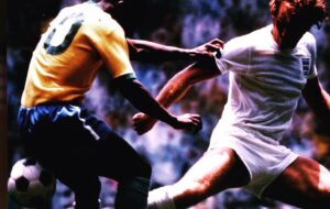 Pelé Instagram - Hoje começamos a escrever uma nova história. Não importa o tamanho e a tradição dos adversários: nós devemos respeitar e jogar cada partida com o foco de uma final. É importante jogar bonito sim, mas também é indispensável deixar tudo de si dentro do gramado. Hoje,  seremos mais de 200 milhões de corações batendo como um só, vibrando a cada conquista da nossa Seleção. Envio essas fotos para inspirar vocês, garotos. De propósito, não escolhi as fotos de dribles, mas sim as de batalhas. Estou enviando todas energias positivas para vocês. Tenho certeza que teremos um final feliz. Que Deus os abençoe. Tragam este troféu para casa!

.

Today we start writing a new story. No matter the size and tradition of the opponents: we must respect and play each match with the focus of a final. It is important to play beautifully, yes, but it is also essential to leave everything on the pitch. Today, we will be more than 200 million hearts beating as one, vibrating with each achievement of our Seleção. I send these pictures to inspire you guys. On purpose, I didn't choose the photos of dribbles, but those of battles. I am sending all positive energies to you. I'm sure we'll have a happy ending. God bless you. Bring this trophy home!