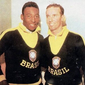 Pelé Instagram - Um dia triste para quem ama o futebol. O Velho Lobo se despede de nós. Se existir uma Seleção de jogadores no céu, agora ela recebe um grande treinador. Esperamos que estes dois amigos se reencontrem, e que seus legados no esporte sejam preservados para sempre. A Pelé Foundation transmite seu pesar a todos amigos e familiares de Zagallo. 
.
A sad day for those who love football. The “Old Wolf” says goodbye to us. If there is a national team of players in heaven, now it receives a great coach. We hope that these two friends will meet again, and that their legacies in the sport will be preserved forever. The Pelé Foundation conveys its condolences to all of Zagallo’s friends and family.