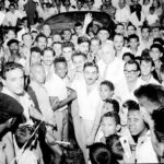 Pelé Instagram – Muito mais que um clube de futebol. Um escudo que desbravou fronteiras com pioneirismo e amor pelo Brasil. Um time que atravessou oceanos, levando o futebol brasileiro para diversos lugares do planeta. Um manto que inspirou a transformação do jeito de jogar futebol no mundo inteiro. Eis algumas fotos raras, para lembrarmos da história do @santosfc, que é grandiosa e nunca irá se apagar. 
.
Much more than a football club, Santos FC is a shield that has explored frontiers with a pioneering spirit and a love for Brazil. It is a team that has crossed oceans, taking Brazilian football to different places on the planet. A mantle that has inspired the transformation of the way football is played around the world. Here are some rare photos to remind us of the great history of @santosfc, which will never fade away.