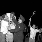 Pelé Instagram – Muito mais que um clube de futebol. Um escudo que desbravou fronteiras com pioneirismo e amor pelo Brasil. Um time que atravessou oceanos, levando o futebol brasileiro para diversos lugares do planeta. Um manto que inspirou a transformação do jeito de jogar futebol no mundo inteiro. Eis algumas fotos raras, para lembrarmos da história do @santosfc, que é grandiosa e nunca irá se apagar. 
.
Much more than a football club, Santos FC is a shield that has explored frontiers with a pioneering spirit and a love for Brazil. It is a team that has crossed oceans, taking Brazilian football to different places on the planet. A mantle that has inspired the transformation of the way football is played around the world. Here are some rare photos to remind us of the great history of @santosfc, which will never fade away.