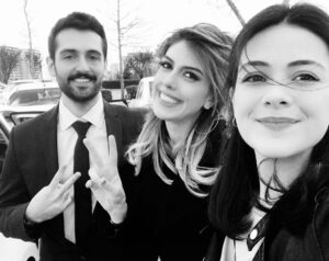 Pelin Abay Instagram - Dünya bir yana, ömrümüz beraber geçiyor. ❤️