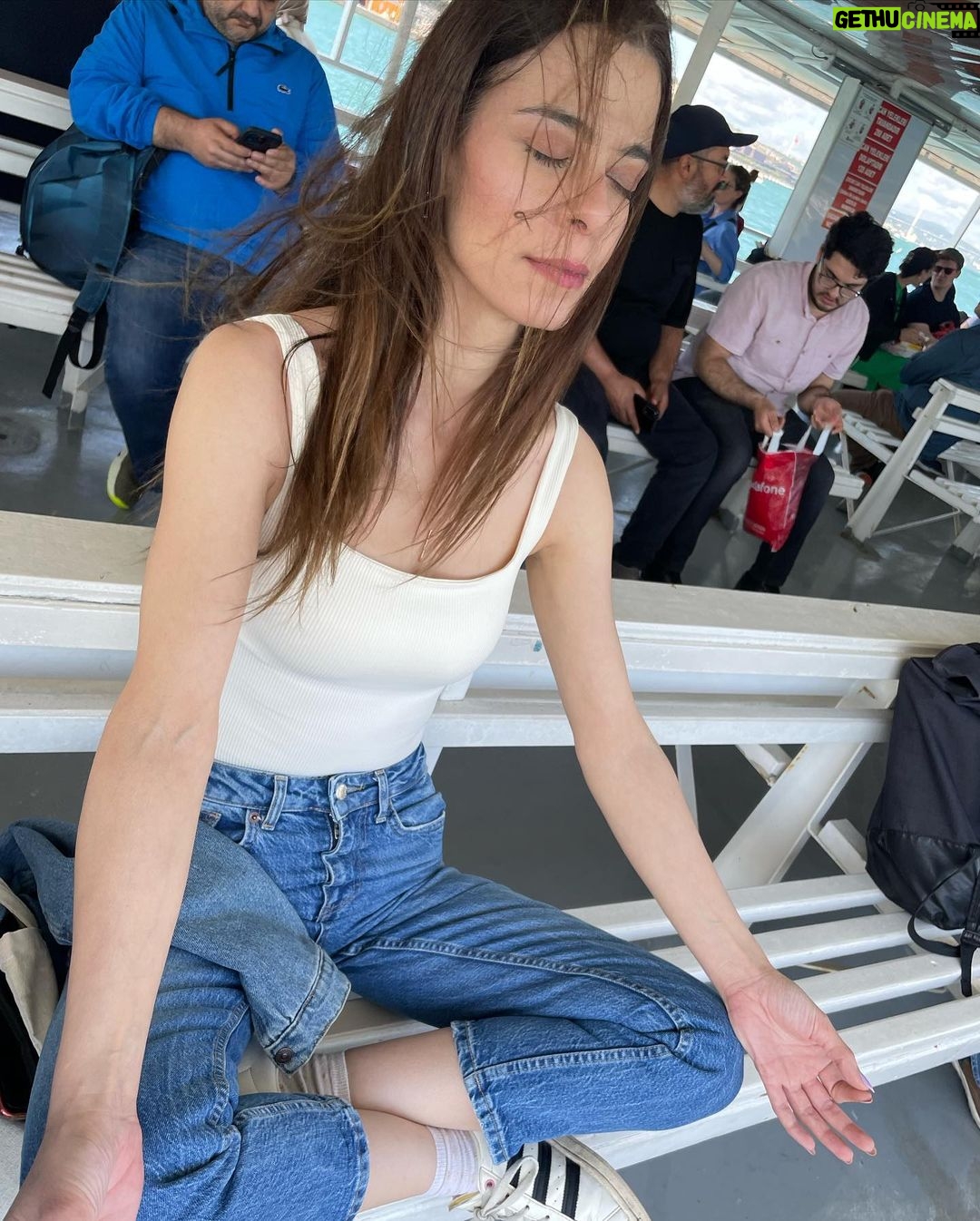 Pelin Abay Instagram - İyi bir personal space ha? ❤️🩹