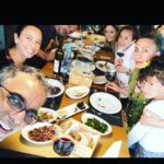Pelinsu Pir Instagram - Otel biz gibi demlenmiş ,dostluklar kıvamında daha ne olsun 🙏😍 #şükür#dostlar #aşkım #porto #portugal @leventtulek